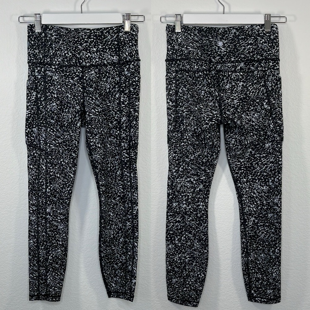 Athleta Ultimate‎ Stash Pocket Capri Printed size Small Activewear
